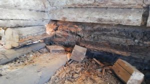 поднимаю угол дома