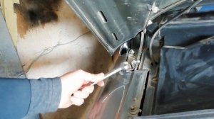 ГАЗОВЫЕ УПОРЫ КАПОТА НА НИВУ ШЕВРОЛЕ СВОИМИ РУКАМИ . Тюнинг НИВА