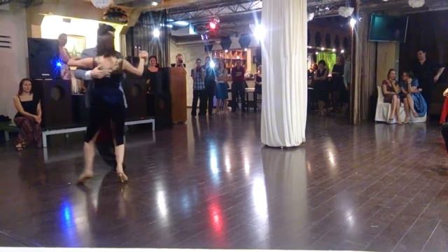 Сергей и Анна Сохненко, Juan D'Arienzo - Por que razon смотреть онлайн