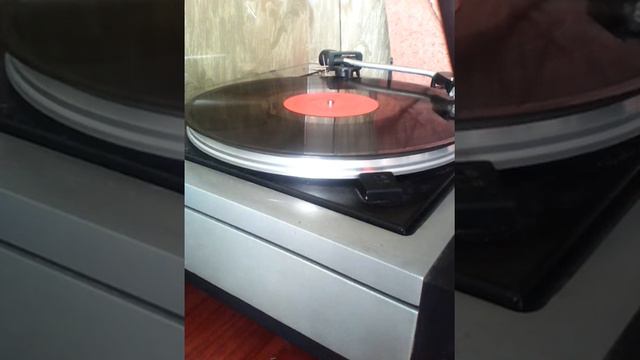 Телевизор-Люди в ожидании смотреть онлайн