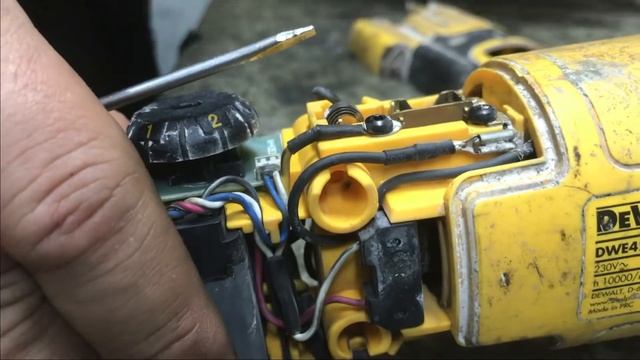 DeWalt DWE4257 смотреть онлайн