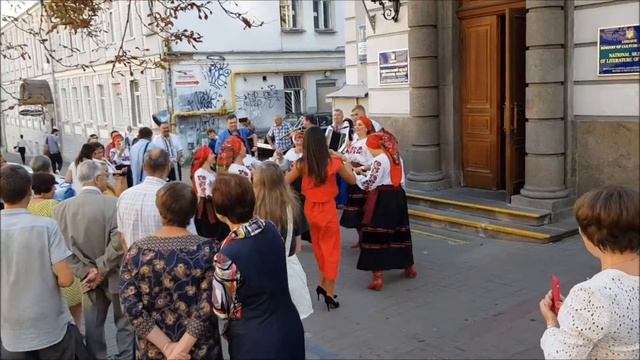 Старый Киев, танцы на улице. смотреть онлайн