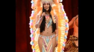 Легендарной диве Шер 75 лет - 10 фактов о жизни певицы и фото в молодости