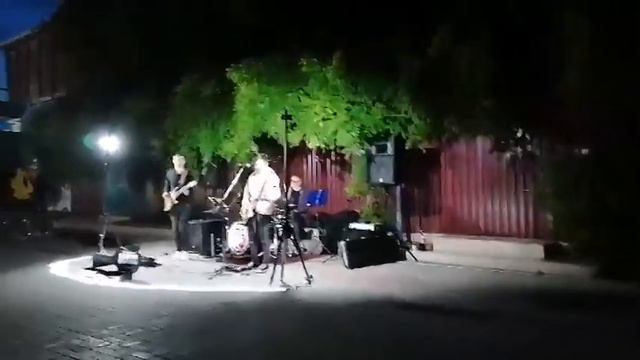 Башмак Великана – Another Brick in the Wall (pink floyd cover). Кавер-группа, Крым. смотреть онлайн