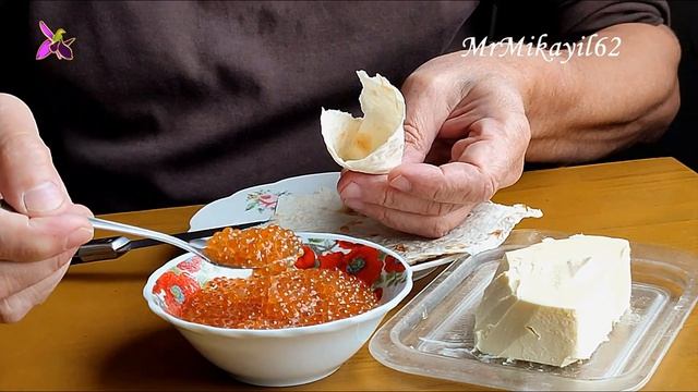 Как правильно есть красную икру. Учебное пособие для начинающих. 01.11.22. Баку смотреть онлайн
