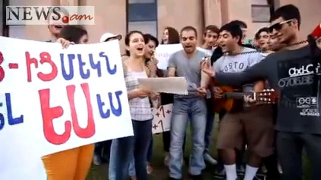 Activists march to Yerevan municipality building смотреть онлайн