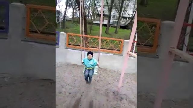 Крылатые качели в юном месяце апреле смотреть онлайн
