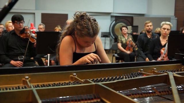 Liszt Concerto No.1 Es-Dur смотреть онлайн