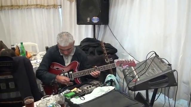 Behremtepe Toyundan gitarada Teymur Sintizatorda Elxan ifa edir Ceyhun смотреть онлайн