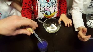 Химические чудеса. Занимательные опыты. Опыт №7 Вода-Помощница. Часть1.mp4