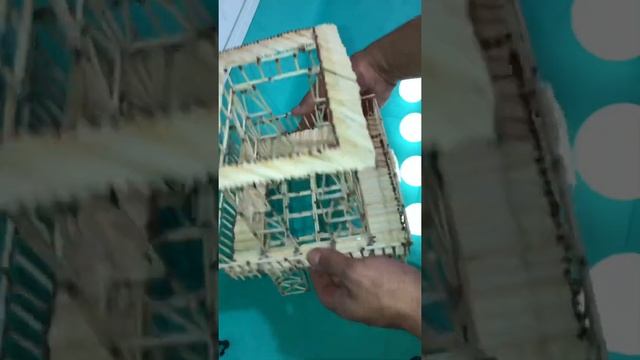 Эйфелева башня из 3000 спичек. смотреть онлайн