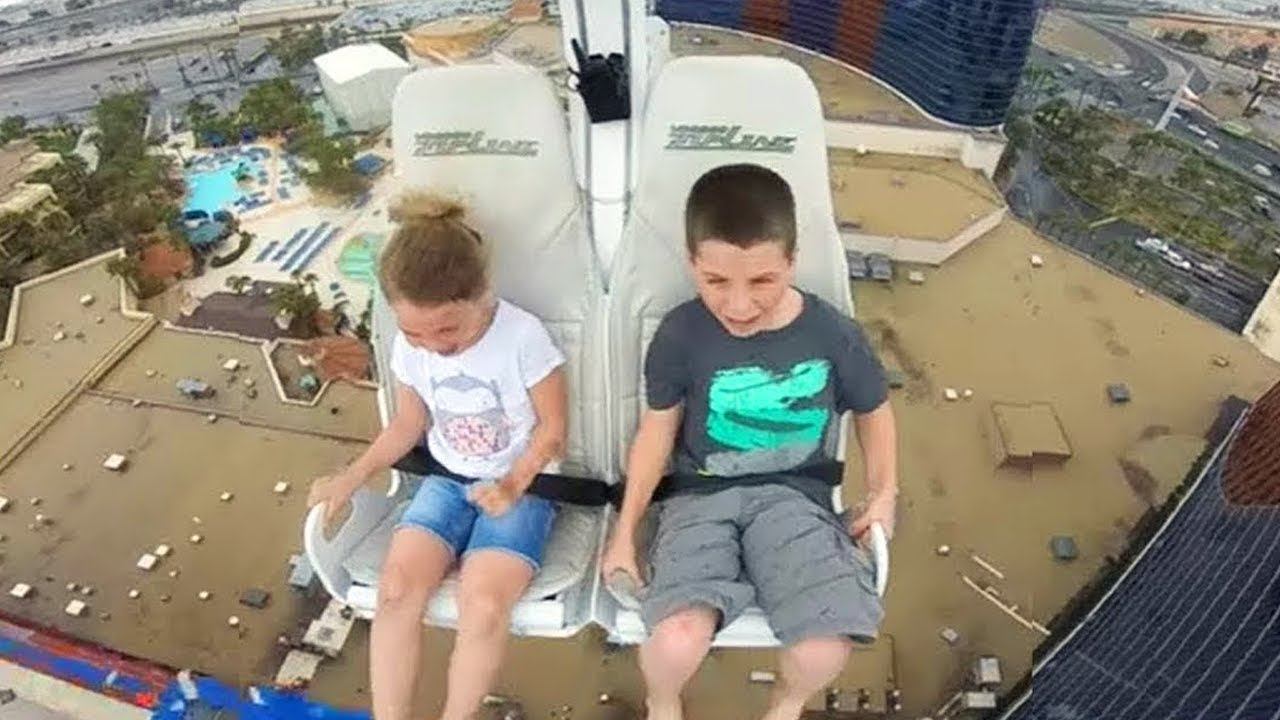 ребенок упал с атракциона.. разбился.. смотреть онлайн