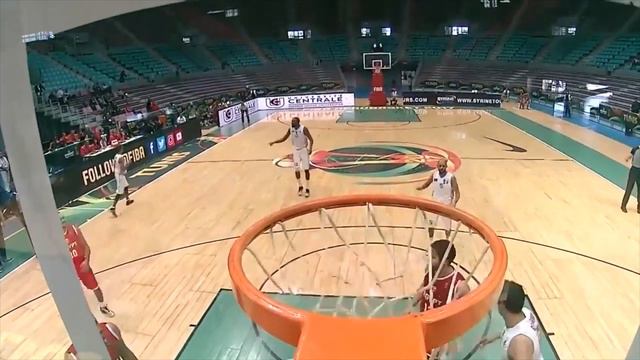 Les highlights de Zakaria El Mesbahi contre l'Egypte (13-09-17 ) смотреть онлайн