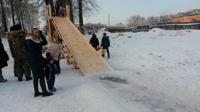 Горка у Церкви на радость детям смотреть онлайн