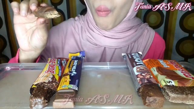 ASMR CHOCOLATE BARS | KITKAT, BENG BENG, KINDER BUENO, CADBURY, SOYJOY| ASMR INDONESIA | @taniaasmr