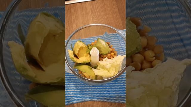 Вкусный паштет из нута и авокадо смотреть онлайн