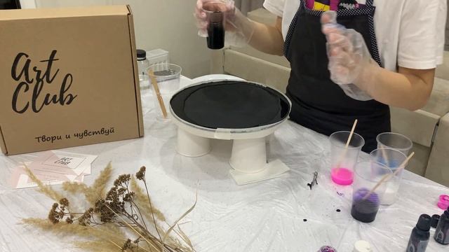 Картина эпоксидной смолой в технике Resin Art Космос смотреть онлайн