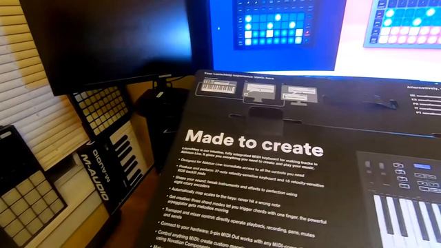 Unboxing The Novation Launchkey 37 Mk3 смотреть онлайн