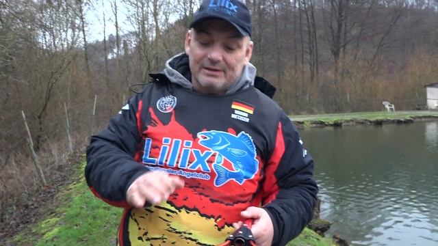 ЛОВИМ ФОРЕЛЬ НА ЧЕРВЯ. Рыба кидается на приманку. МНОГО ПОКЛЕВОК и РЫБЫ.Как поймать форель? смотреть онлайн