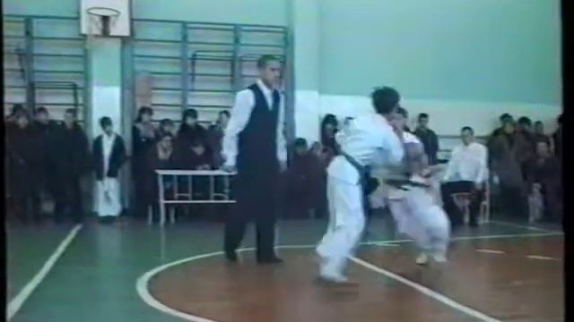 2001-I(янв)-14 - Комсомольск-на-Амуре -Открытый городской турнир по кумитэ среди юношей 8-15 л-ИФК смотреть онлайн
