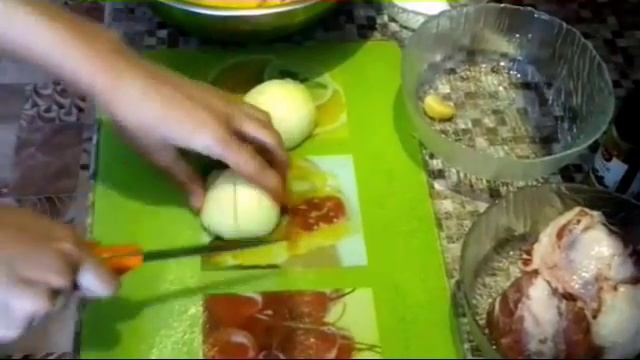 Вкусный обед в горшочках. Мясо с картошкой в горшочках. Воскресный обед смотреть онлайн