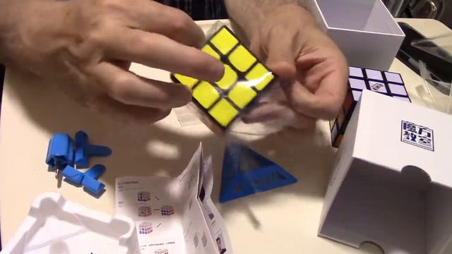 Распаковка кубика Рубика MOYU RS3M Magnetic смотреть онлайн