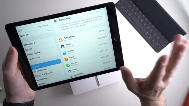 Apple iPad 10.2 (2019) Unboxing & Hands On смотреть онлайн