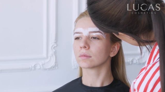 Урок 9: Моделирование бровей с помощью Brow Paste смотреть онлайн