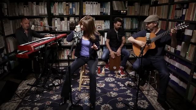 Carla Bruni - Miss You - 6/12/2017 - Paste Studios, New York, NY смотреть онлайн