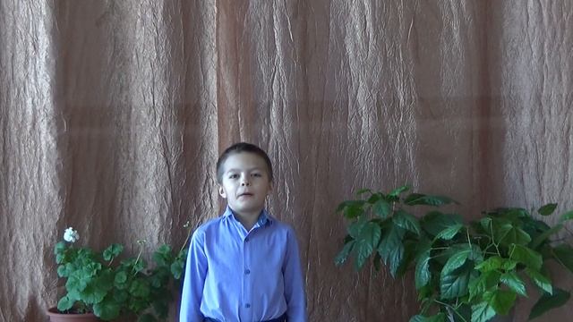 Сологуб Кирилл "Праздник мам" стихотворение. Автор Берестов смотреть онлайн