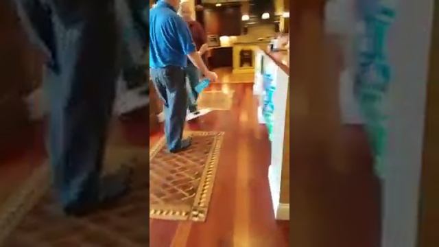 Demo: how to properly clean hardwood floor смотреть онлайн