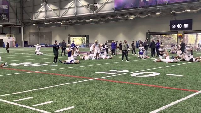 Husky Spring Camp Day 9: April 18, 2022 - Stretching/Warmups Video смотреть онлайн