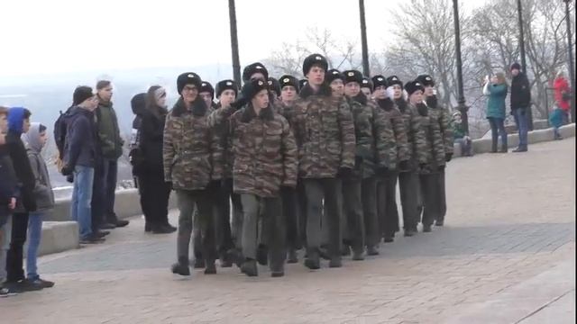 Вахта памяти у Вечного огня в Нижегородском Кремле школы№93Московского района г.Нижнего Новгорода смотреть онлайн