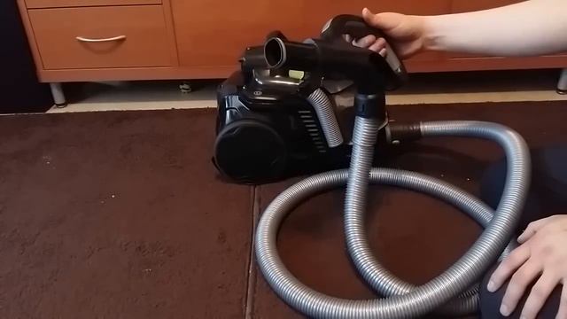 Worth Buying? Electrolux/AEG UltraFlex bagless canister vacuum смотреть онлайн