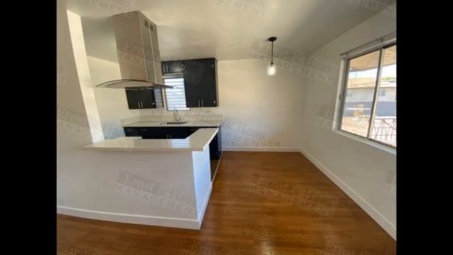 1727 Obispo Ave. #05 Offered by Ernst and Haas смотреть онлайн