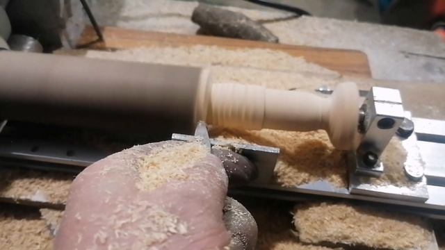 Вот такой токарный станок для изготовления ручек и хваток для самовара из дерева. смотреть онлайн