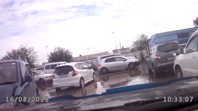 Международный аэропорт Елизово (П.-Камчатский) смотреть онлайн