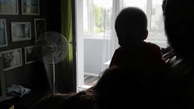 Счастливая семья, счастливый ребенок. 8 месяцев смотреть онлайн