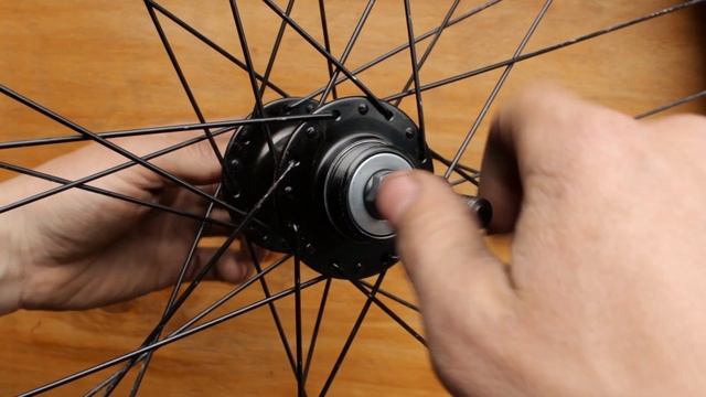 Почему плохо крутится колесо на велосипеде? Как затянуть конуса. Обслуживание втулки заднего колеса