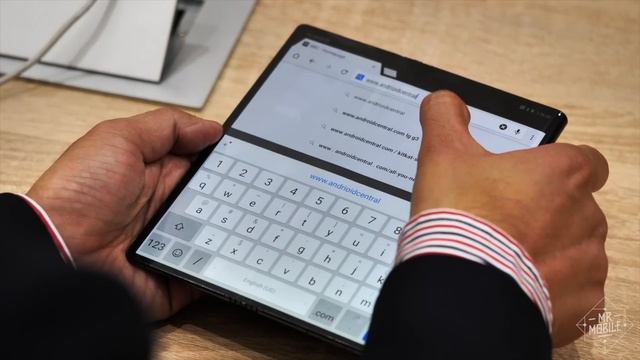 Huawei Mate X Hands-On: The Folding Phone Is The Future смотреть онлайн