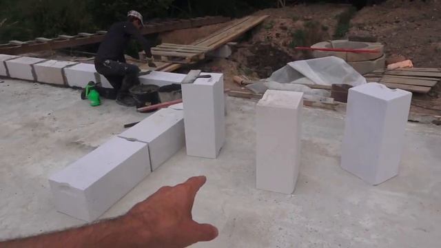 Дом из газобетона от А до Я, ч. 1. Первый ряд БЕЗ ошибок: стыковки блоков, клей, влага. смотреть онлайн