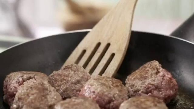 Мясные тефтельки от Карлсона. Детские тефтели с подливкой. смотреть онлайн