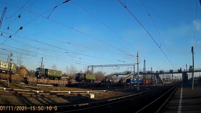 Электровоз ВЛ11-225А встречается электровоз ЭП20-??? с поездом №102 Москва - Адлер, ст. Воскресенск смотреть онлайн