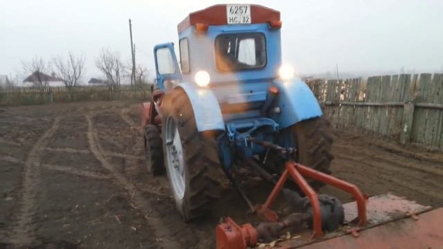 Почвофреза Для Трактора в Действии. ЛТЗ Т-40АМТ. смотреть онлайн