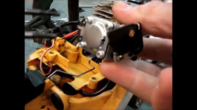 КАК ПРОВЕРИТЬ РАБОТУ ИГЛЫ КАРБЮРАТОРА Маленькие хитрости бензопилы,.Little tricks Chinese chainsaw смотреть онлайн