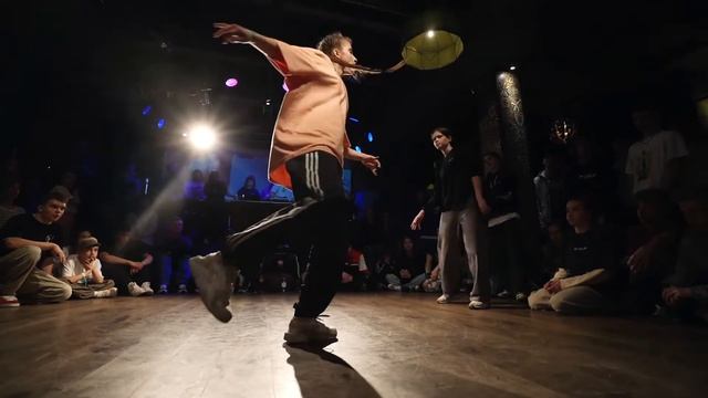 Masha Uragan vs Tasya Rock | B Girls 1/8 at #FORMSKILL 2022 смотреть онлайн