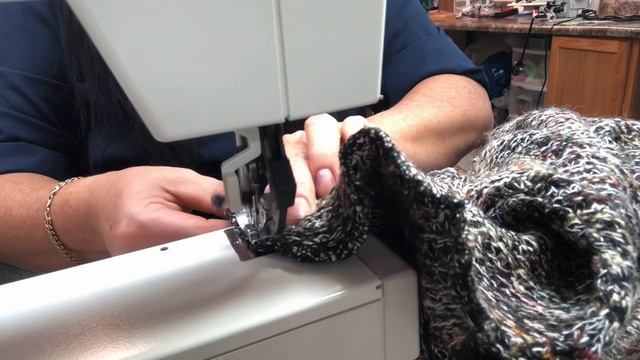 ?КАК УКОРОТИТЬ РУКАВ на ВЯЗАННОМ ЖАКЕТЕ ✂️ за 20 мин #411 смотреть онлайн