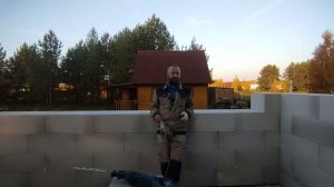 Кладка стен из газоблока на клей пену, армирование  Полтора месяца работы в одно лицо за одно видео
