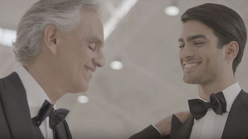 Отец и сын Андреа Бочеллии Маттео Бочелли- Fall On Me / Пади в мои объятия смотреть онлайн