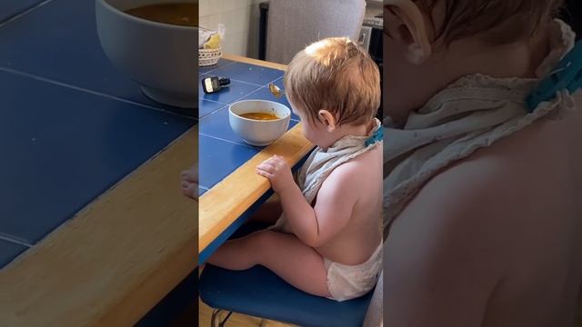 Кушать суп - испытание для родителей? #смешныедети #дети #cutebaby #funny